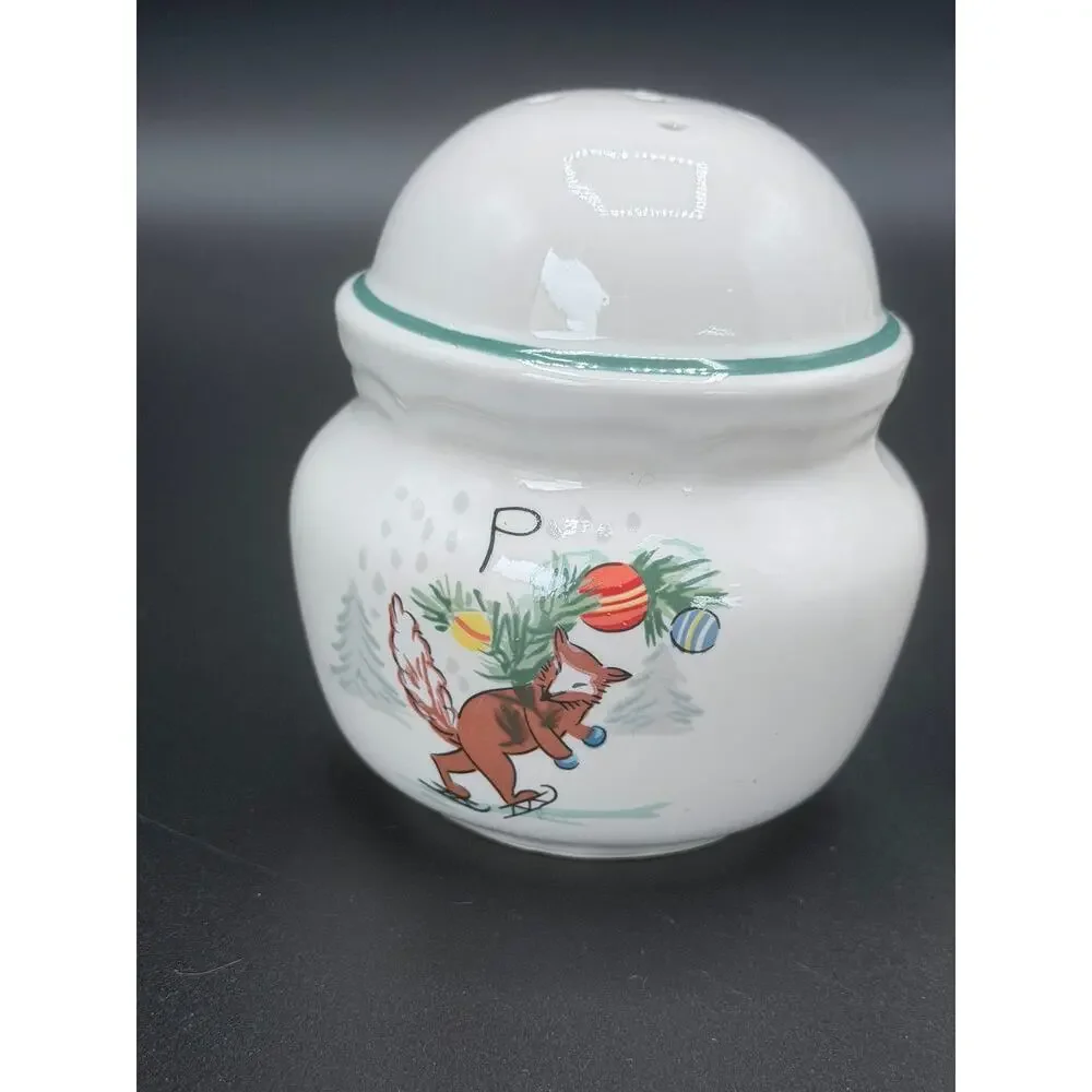 Vintage International China Country Christmas 8966 Salt Pepper Shakers Set